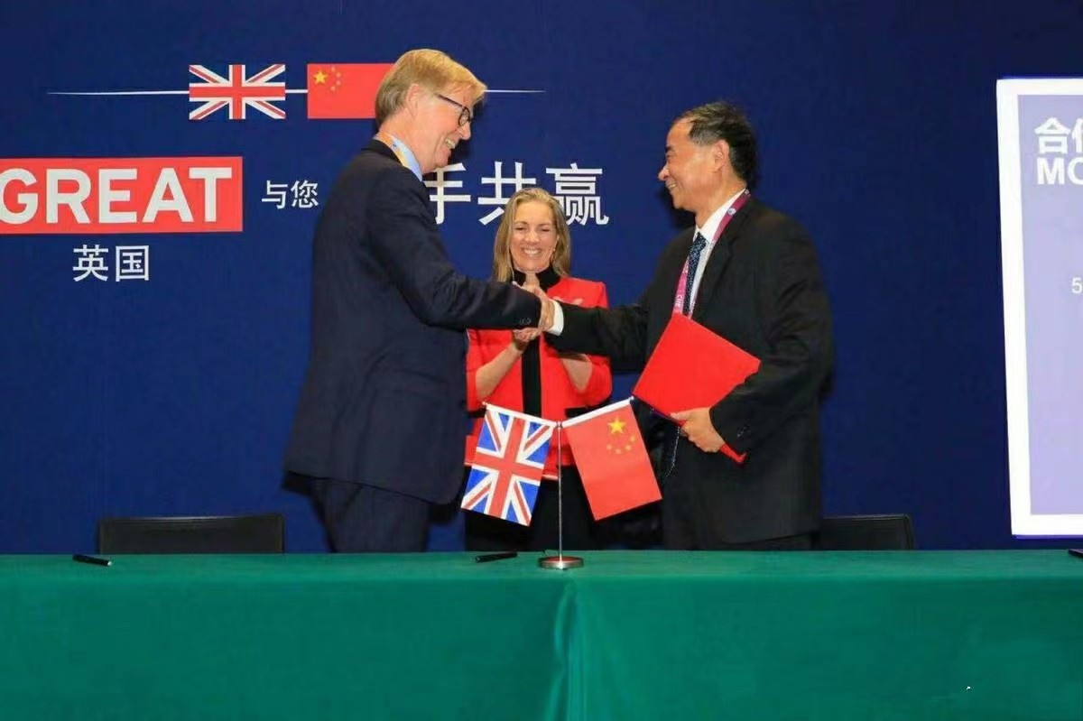 端碗吃饭放碗骂娘,端碗吃肉放筷骂娘