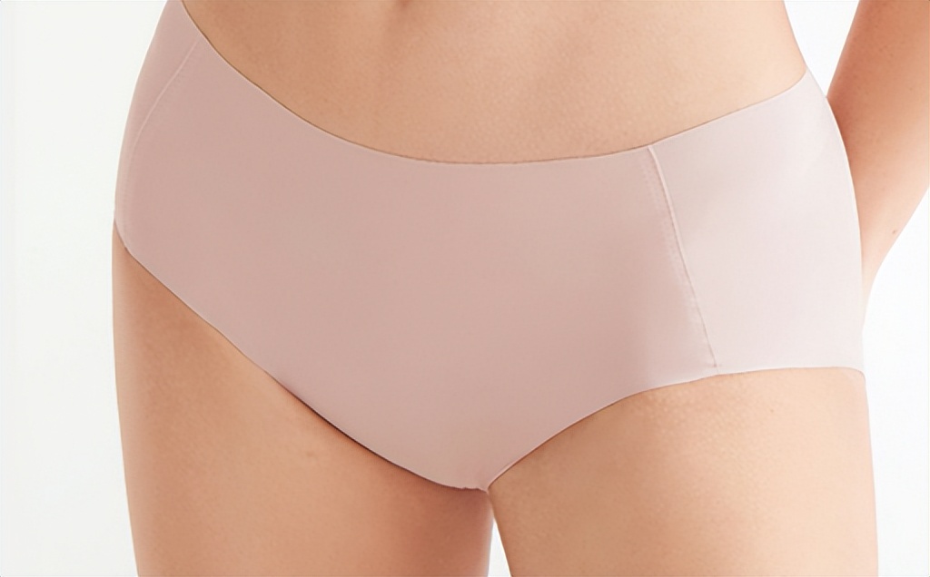 *裤内**一天就黄黄的潮湿有异味正常吗