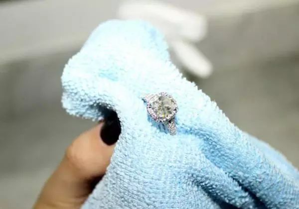 如何在家自己清洗铂金钻戒,铂金首饰怎么保养