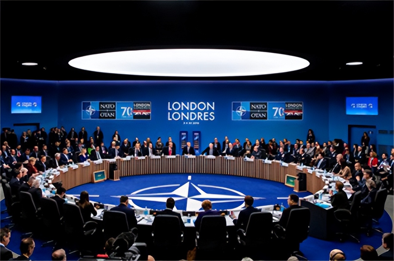 美国向中国澄清3件事，中美已在“战争边缘”？中国要“抓内鬼”