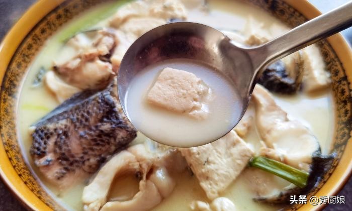 东北正宗鳕鱼炖豆腐,冬天哪种鱼炖豆腐比较好