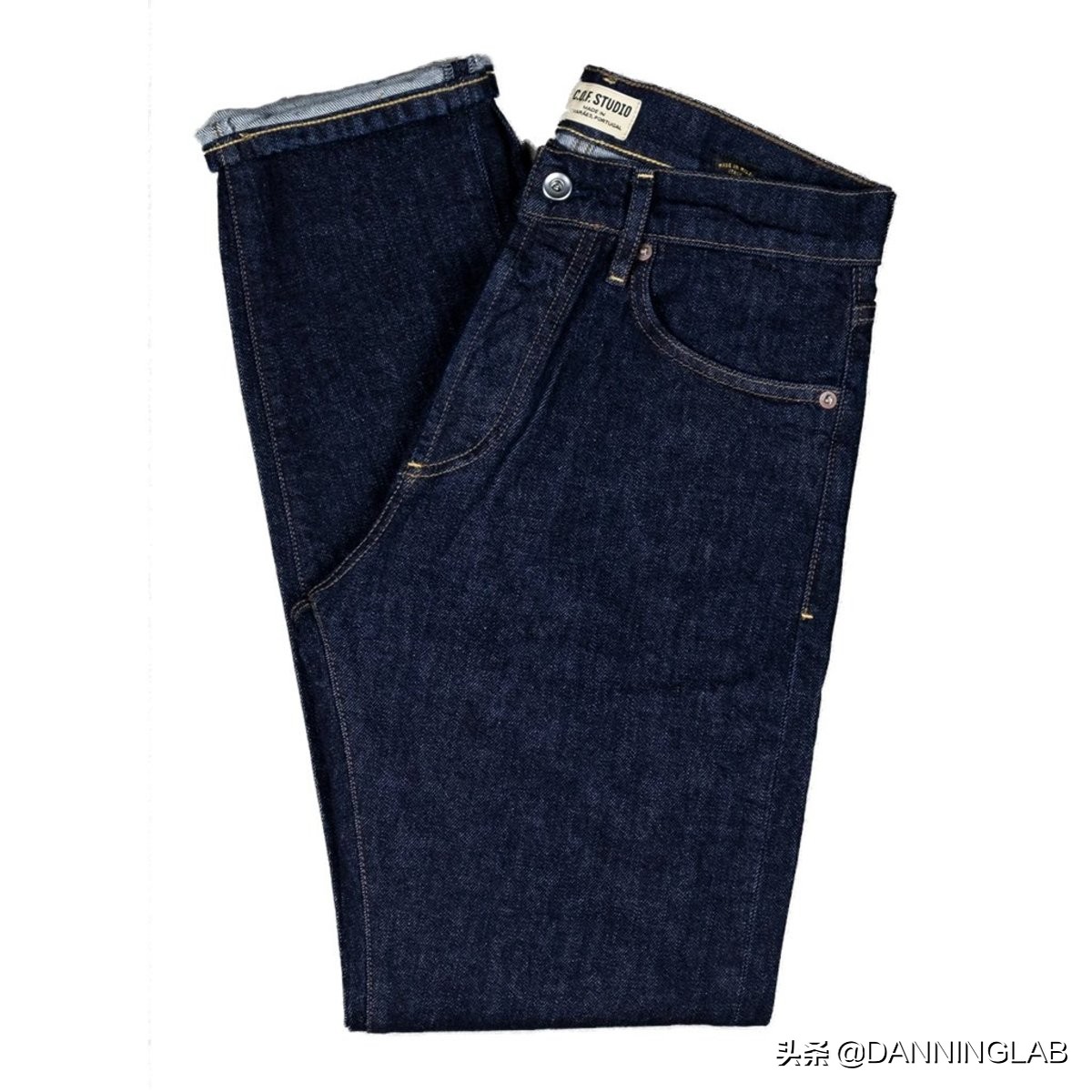 2022年冬季最流行的男装牛仔裤,今年流行的牛仔裤男装