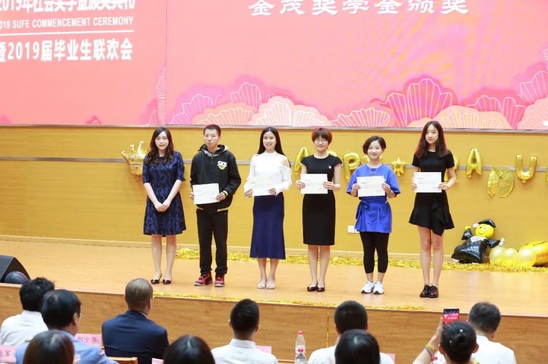 如何做一个走路带风的女人,怎么才能成为女律师