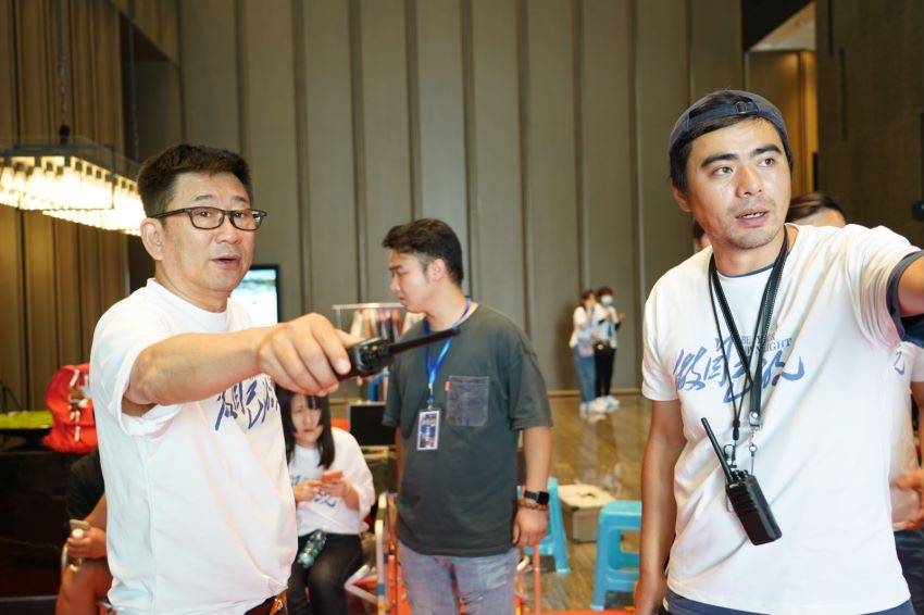 专访《做自己的光》导演余丁：刘涛是何欢第一人选刘宇宁很有悟性