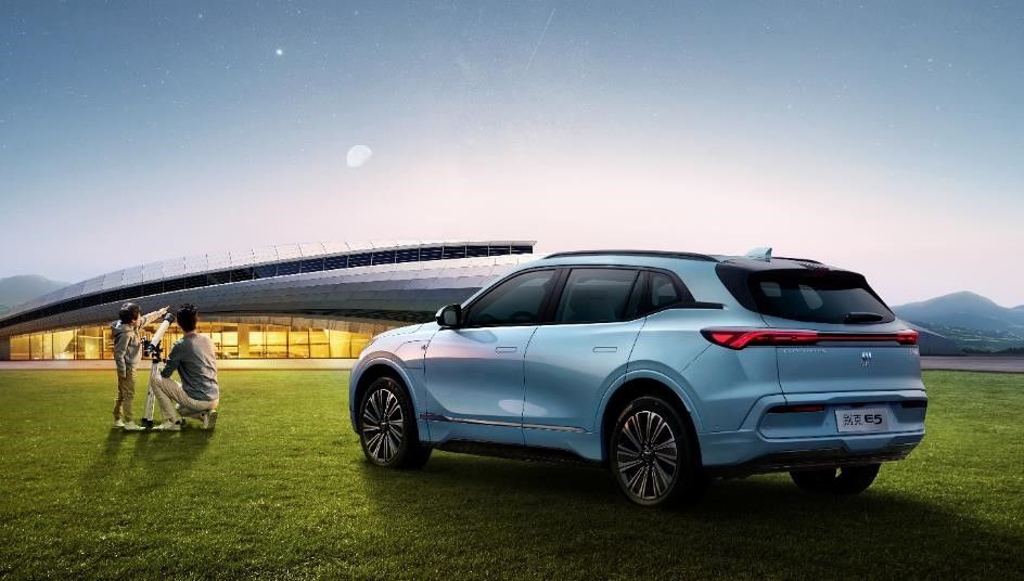 ​10天突破8000台，油电同价的别克E5把合资电动车玩明白了