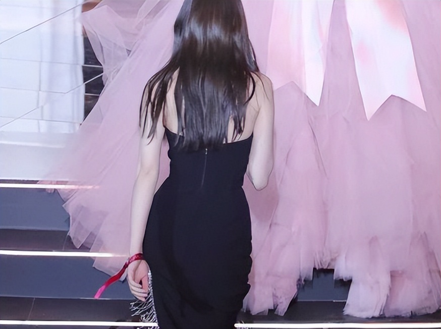 假戏真做的娱乐圈，无数双咸猪手，牺牲了多少女演员的“清白”？