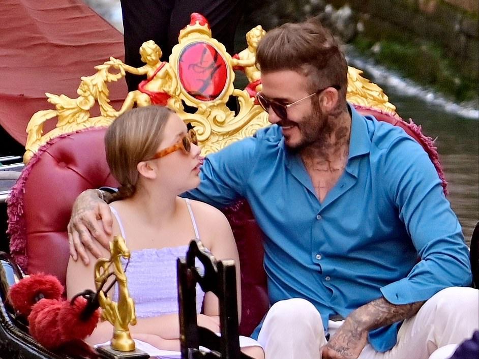 小七被贝克汉姆抱,小七被贝克汉姆宠爱