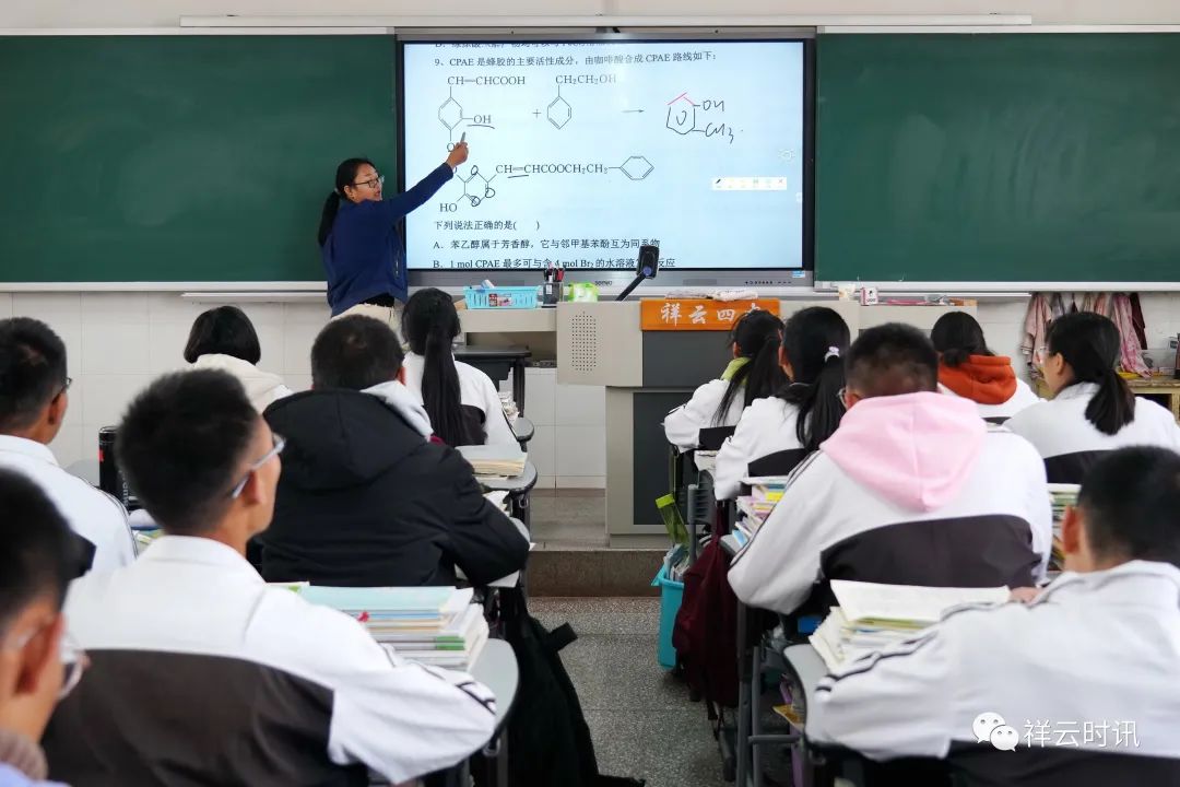 传承红色精神争做时代楷模,传承红色基因争做新时代标兵