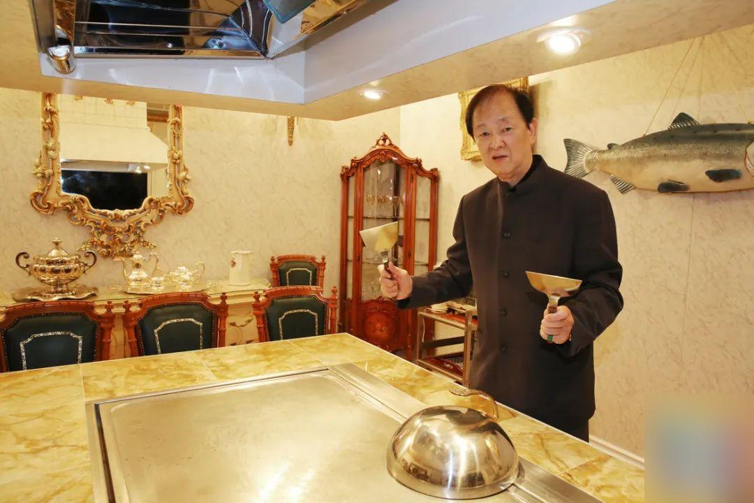 恋人妻、追青霞、混黑道、建豪宅，“武侠片之父”的江湖往事……