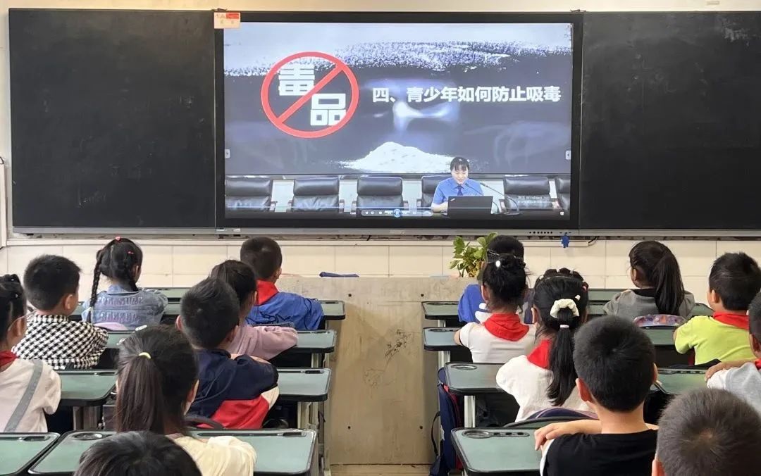 【国际禁毒日】绵阳市检察院、江油市检察院共同开展“1+3+N”沉浸式禁毒主题宣教活动