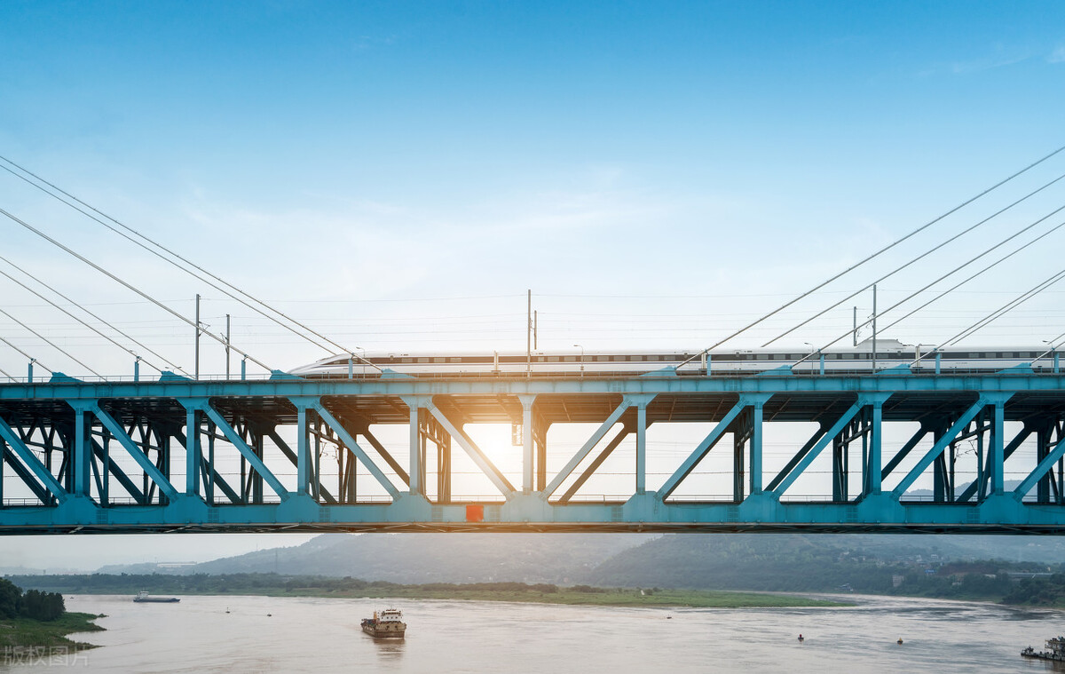 武汉与南京城市哪个漂亮,武汉和其他城市对比