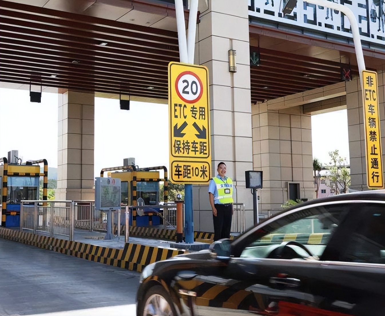 司机拉绿通过收费站后续,货车拉西瓜过绿通