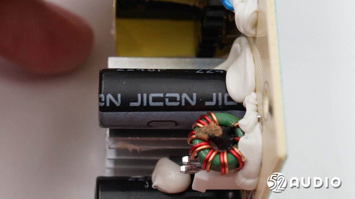 雷蛇天狼星v2专业版,razer雷蛇利维坦巨兽v2和天狼星v2