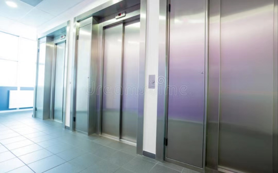 电梯里抽烟告示,电梯里的告示