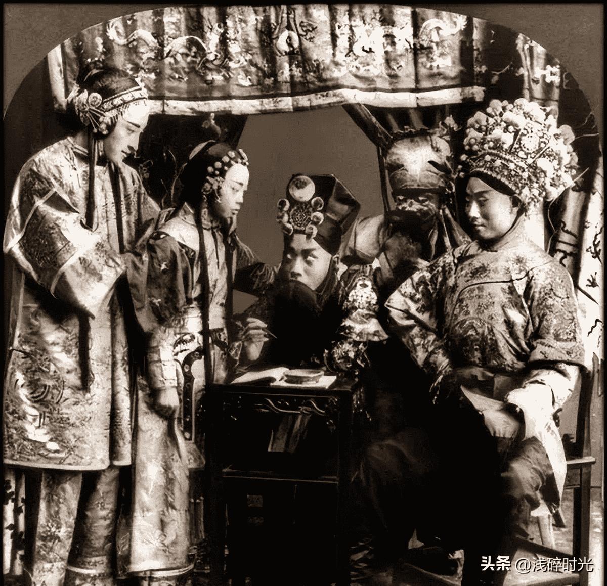 30张日本大*杀屠**罪行照片，日军闯入民宅祸害妇女，这就是罪证2