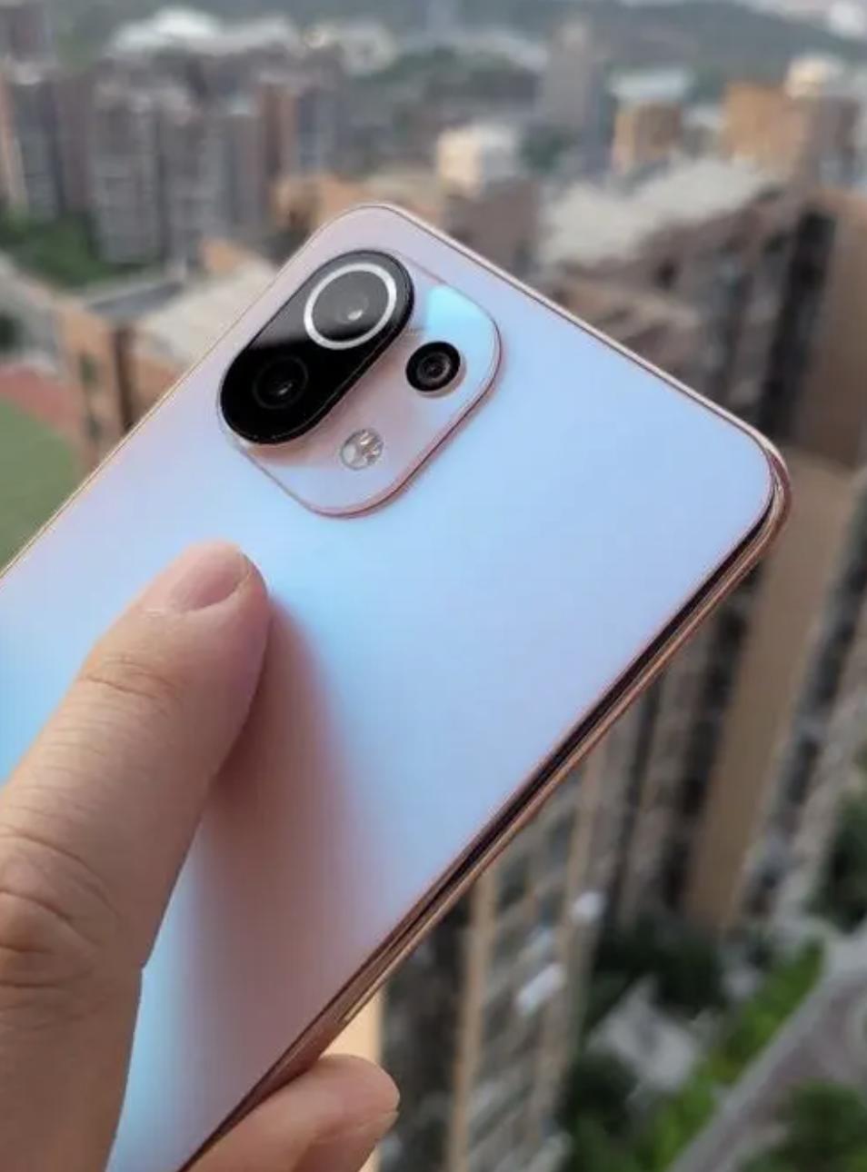 现在1500元左右哪款手机性价比高,1500元左右性价比高的最新款手机