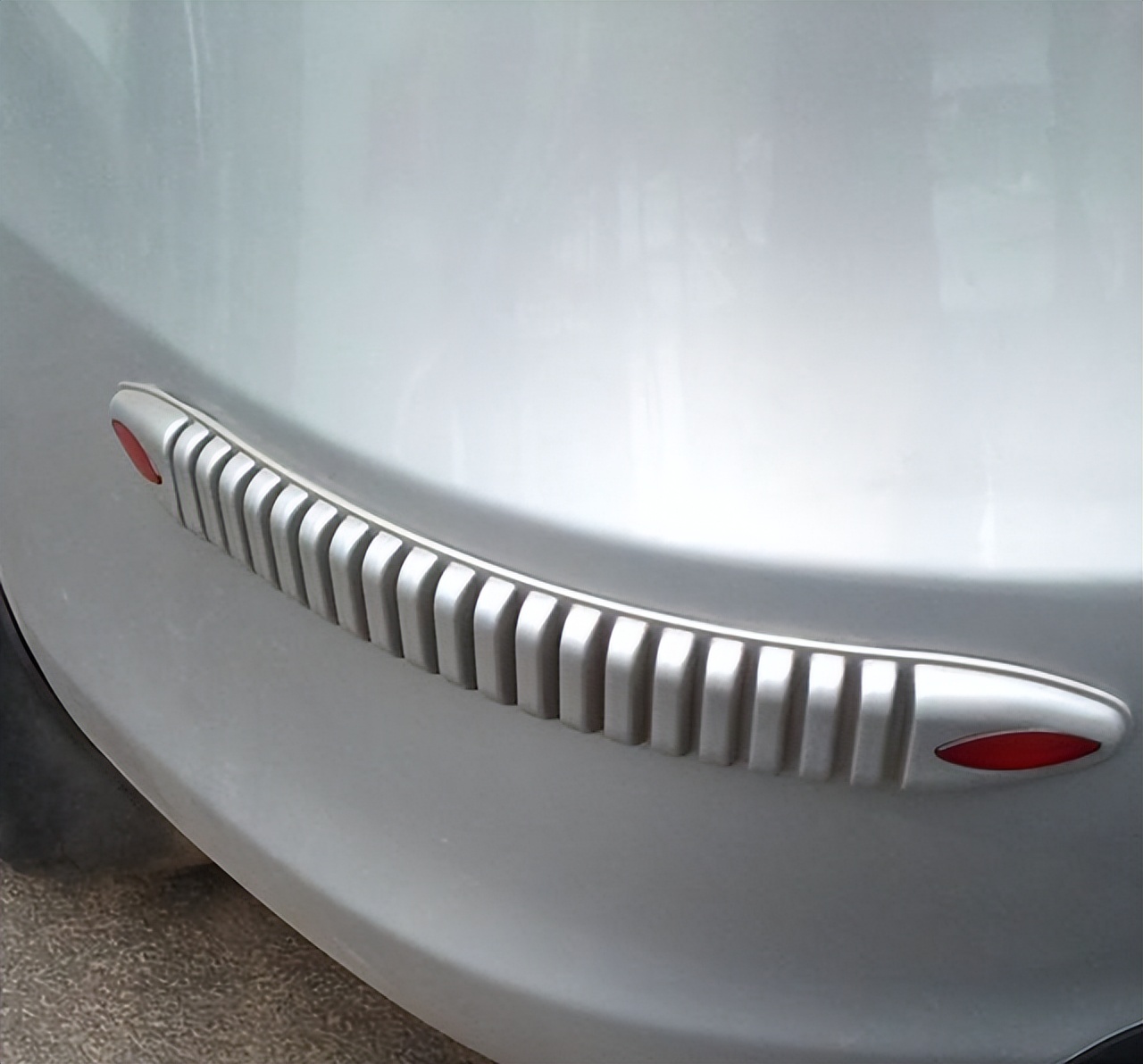 男人一旦有车“咬咬牙不喝酒”也要买这些汽车用品，高级又显档次