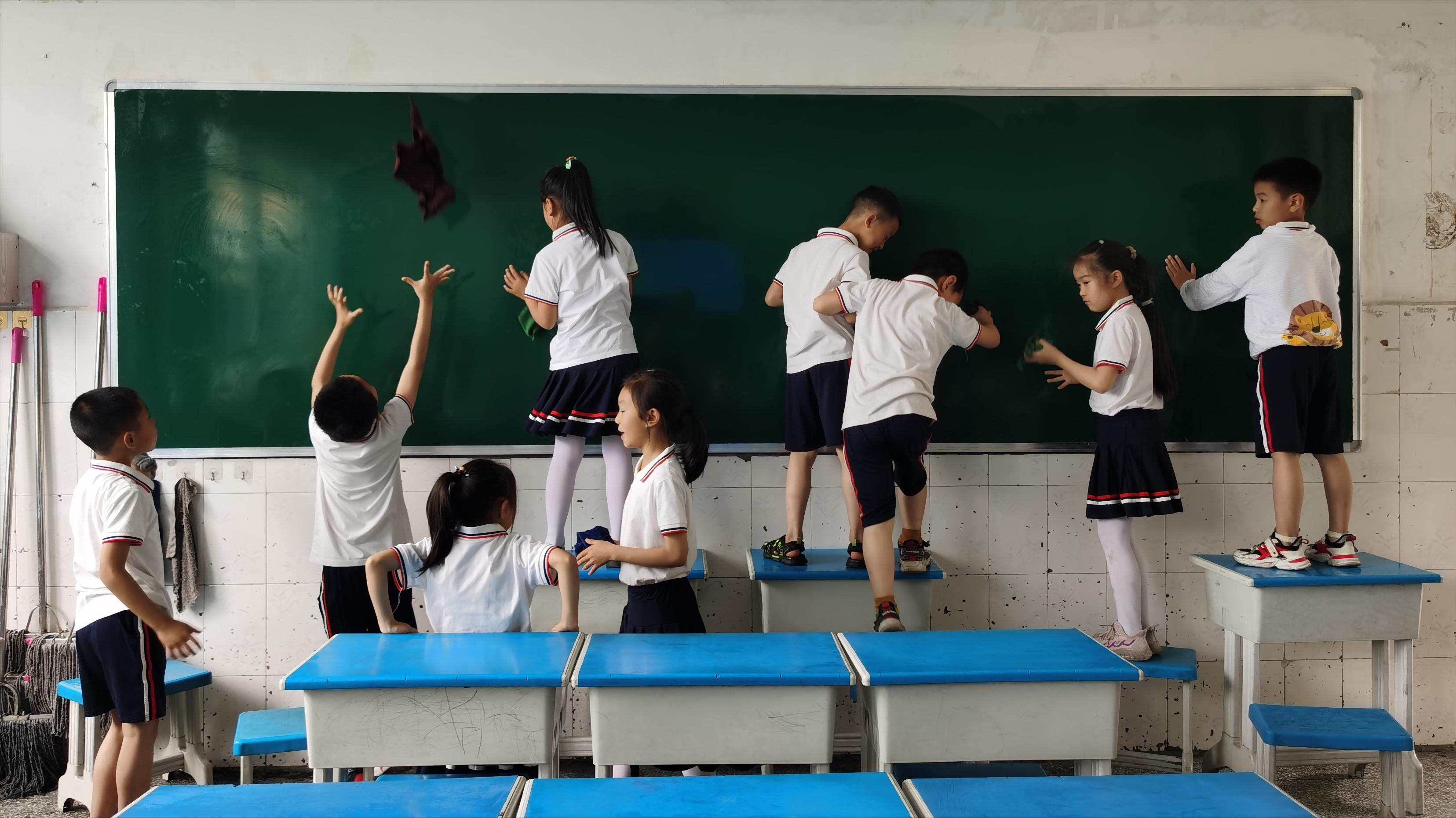 蒲公英中队目标及口号,蒲公英中队班牌