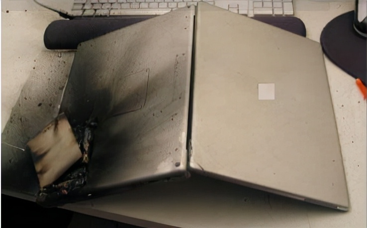 笔记本电脑关机了电池会慢慢没电,笔记本电脑电池一直插电源好吗