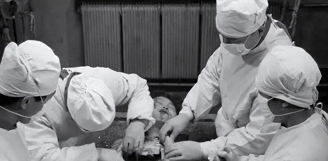 日本731部队的残忍，把孕妇解剖取出婴儿，只为做活体实验！