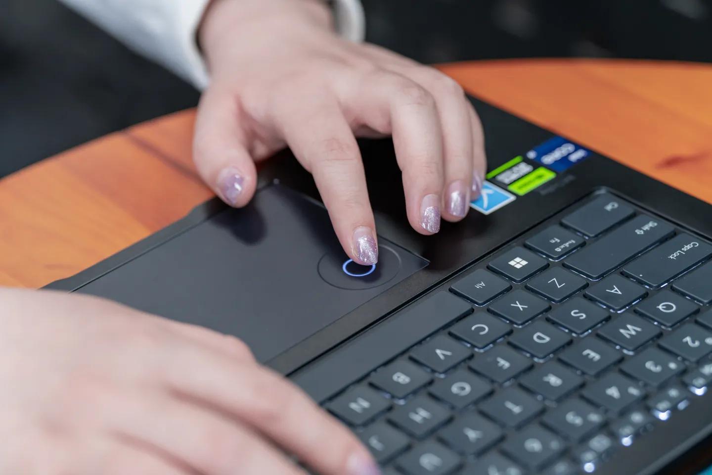 华硕灵耀pro14高性能轻薄本怎么选,华硕灵耀轻薄本和惠普星13轻薄本