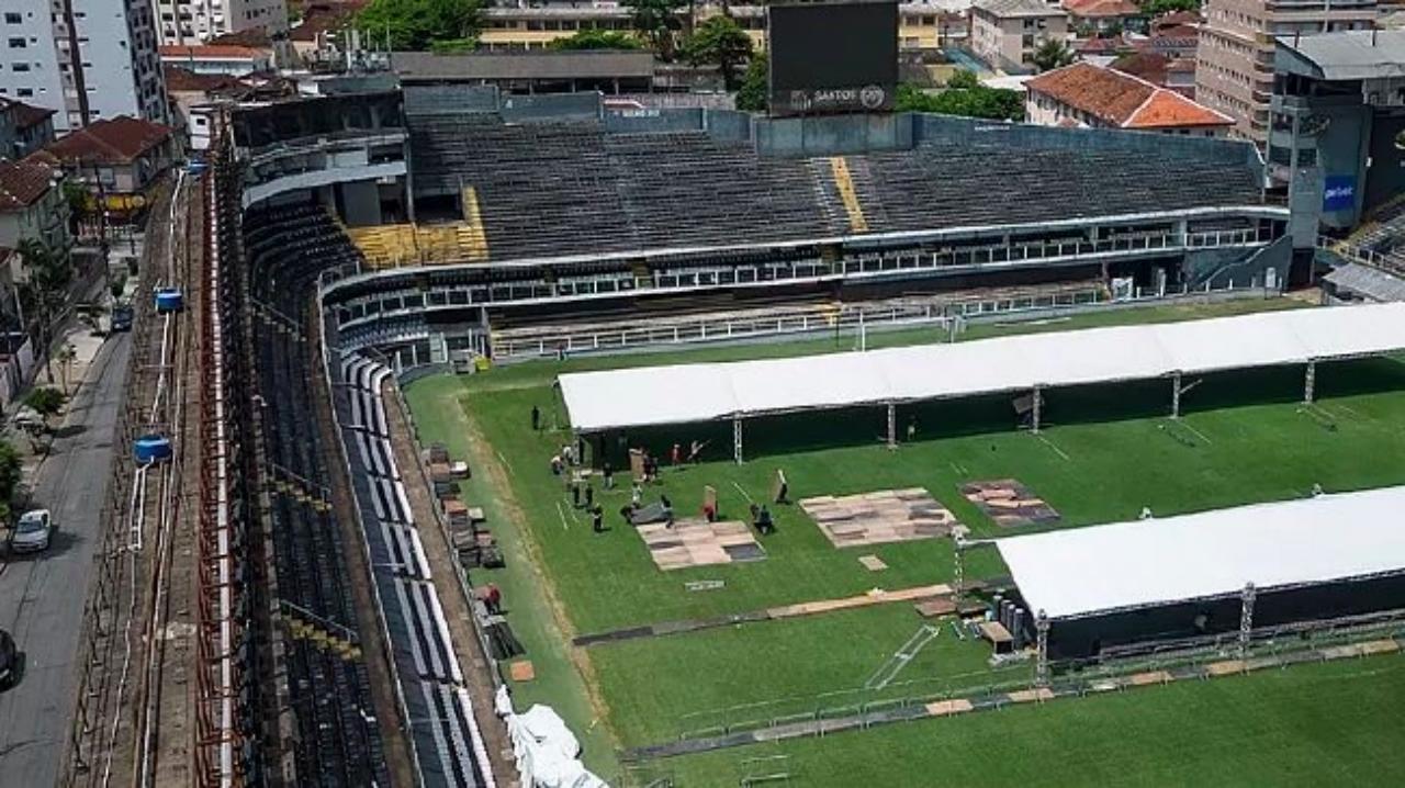 球王贝利与亲人告别,黄健翔谈贝利