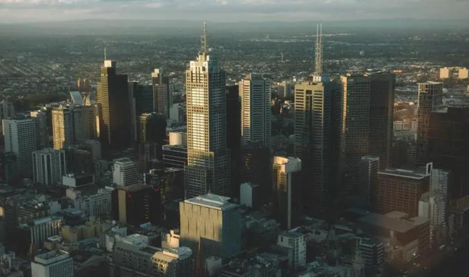 中政法教授刘纪鹏评胡锡进炒股,胡锡进炒股秘籍：亏钱就加仓