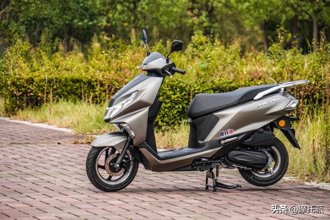 五羊本田ncr125与裂行星际版对比,五羊本田ncr125和豪爵翼爽afr125