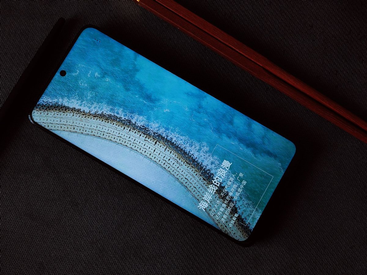 2000元左右性价比高的手机荣耀x40,手机荣耀x40gt值得入手吗