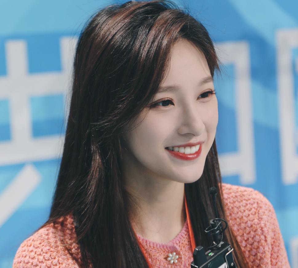 9位春晚主持人今昔对比,2017央视春晚五位主持人