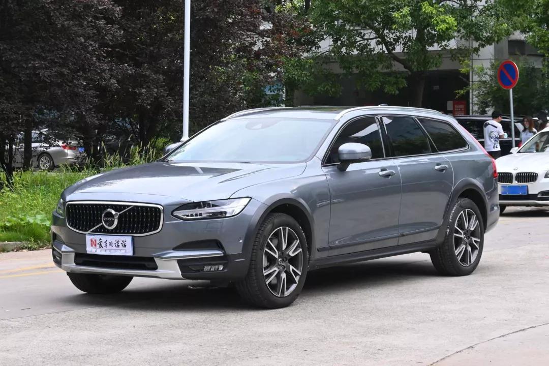 沃尔沃v90cc2022款试驾评测,沃尔沃v90和v90cc对比试驾