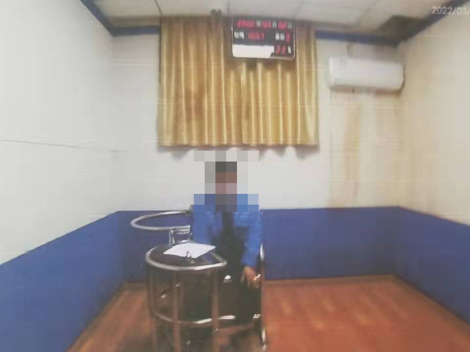 逾期未检验被预警无证司机受罚,驾驶证显示逾期未审验违法未处理