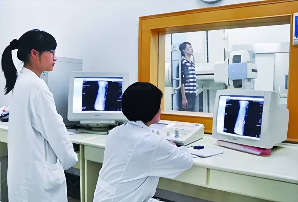 专科口腔医学专业就业前景如何,十年后口腔医学专业就业前景如何