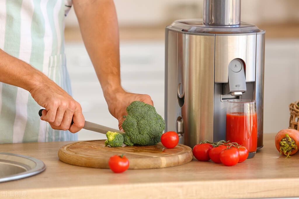 回南天墙壁全是水用什么材料防潮,回南天墙面潮湿怎么补救