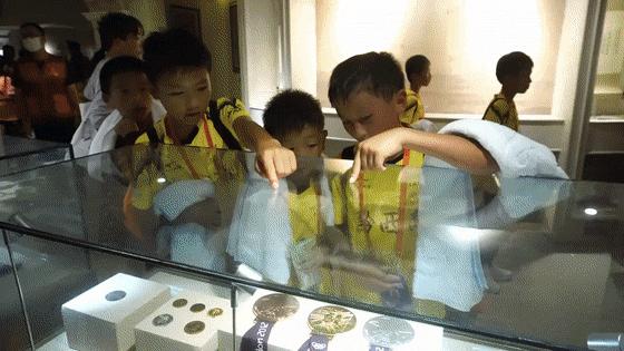 百年球场开赛两岸“足”梦少年齐聚厦门