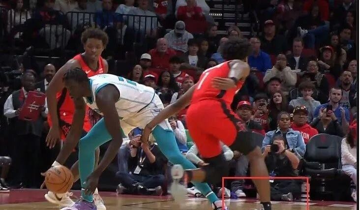 特别可怕的90度崴脚,90度崴脚有多严重知乎