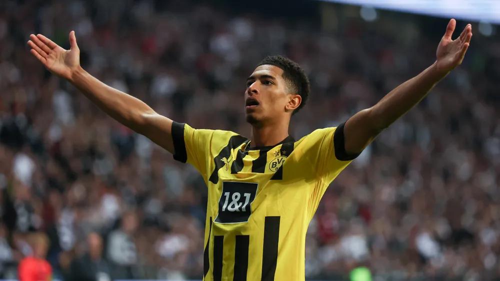 孙兴慜戴面罩参加训练,孙兴慜戴黑色面具出战