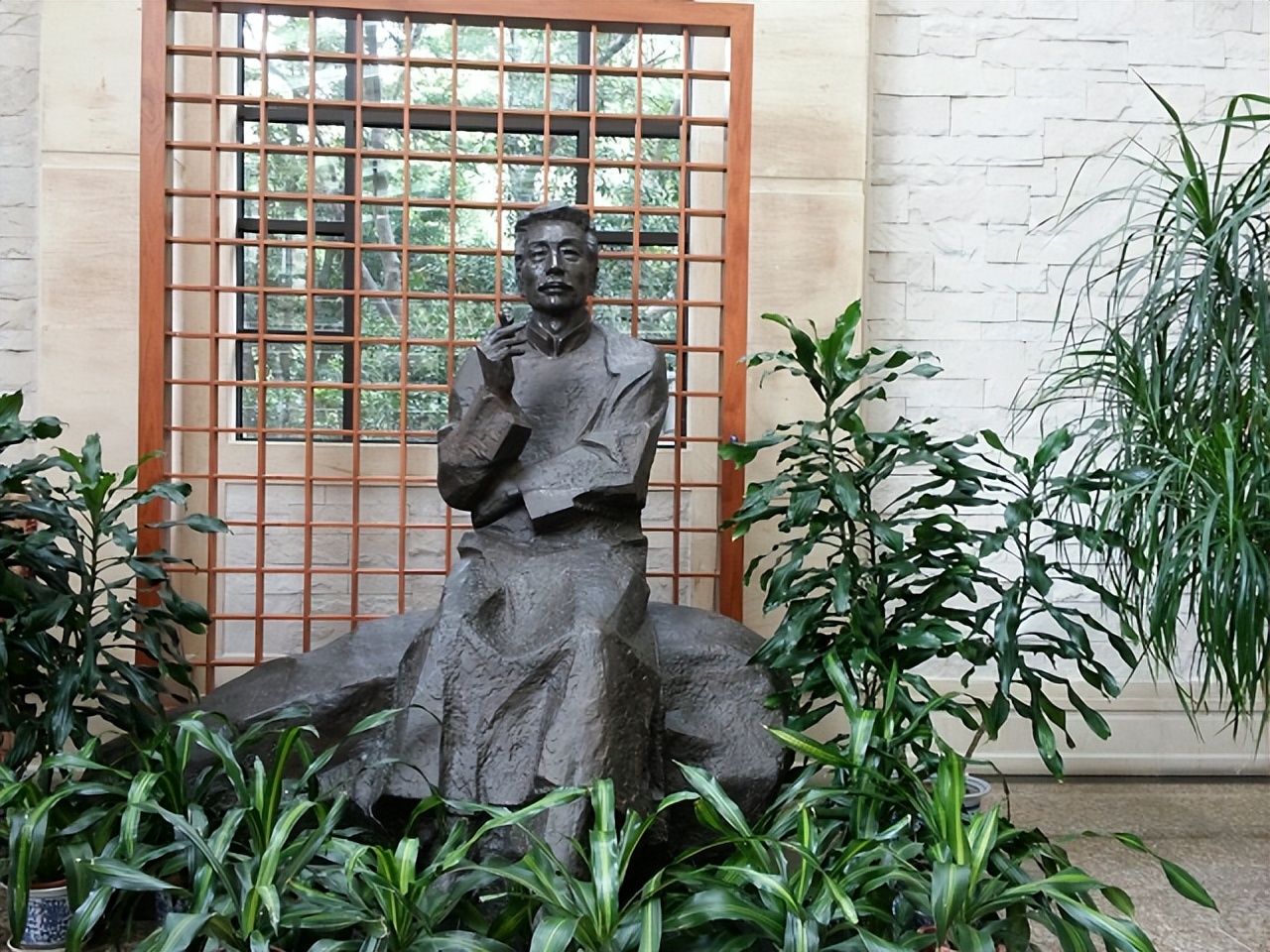 鲁迅玩伴闰土57岁病逝留下5子,鲁迅儿时玩伴闰土长什么样