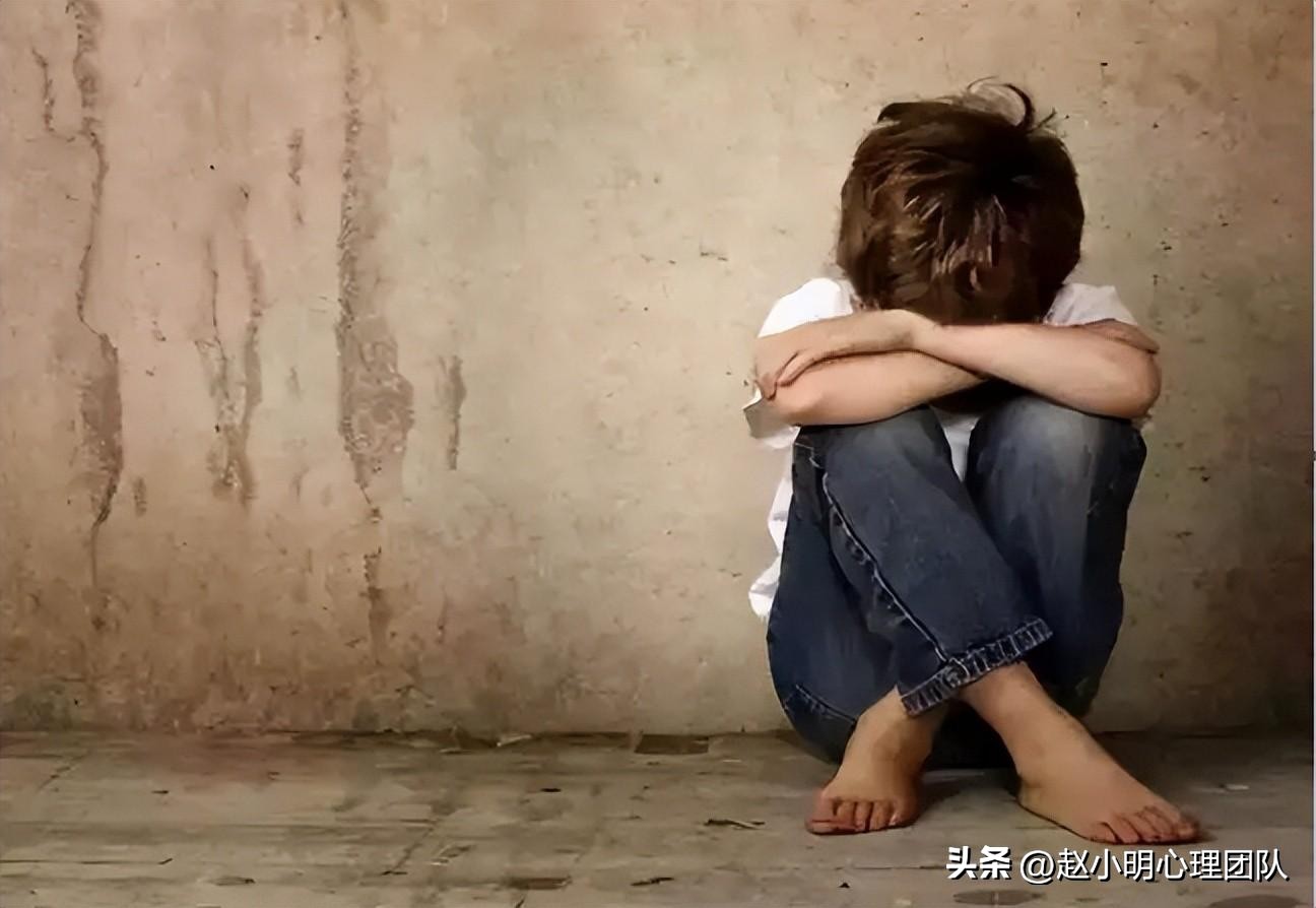 家里有躺平的孩子,家长肯定是做了两件这样的事