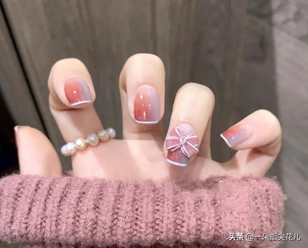 10种超简单的美甲做法,新年美甲款式2022中长款法式红