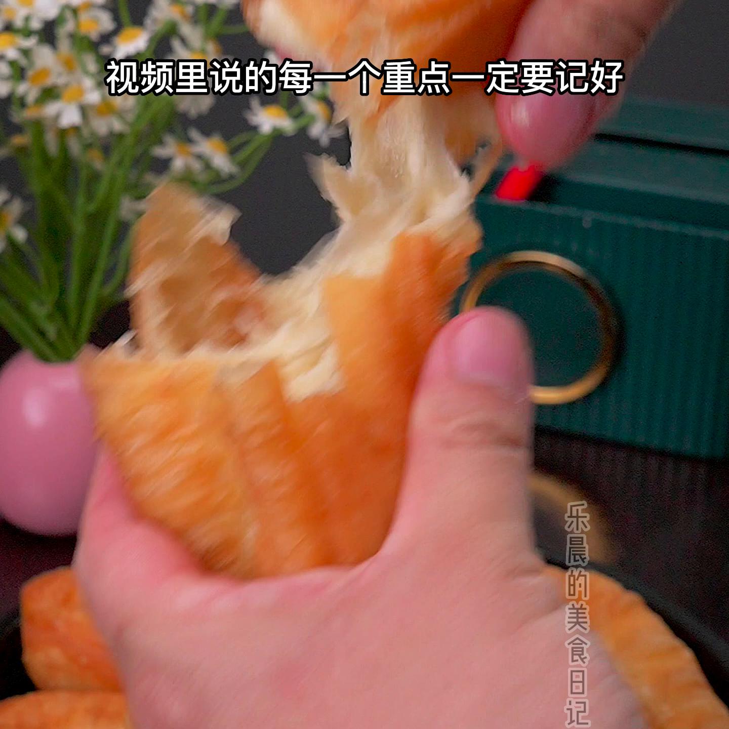 小油条的家常做法酥脆松软简单,家常油条最正宗的做法配方和诀窍