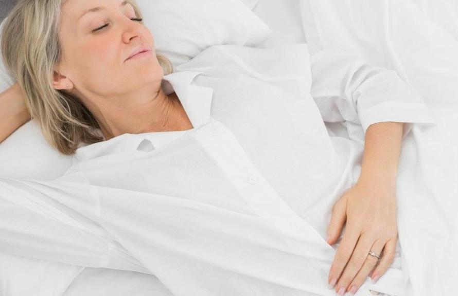 每天吃一个苹果坚持一个月的效果,每天吃一两个苹果身体有什么变化