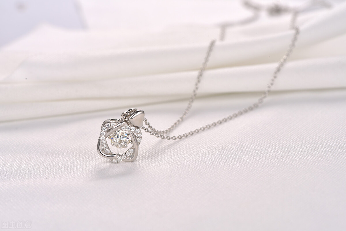 铂金和普通首饰的区别,铂金和白金它们之间有什么区别