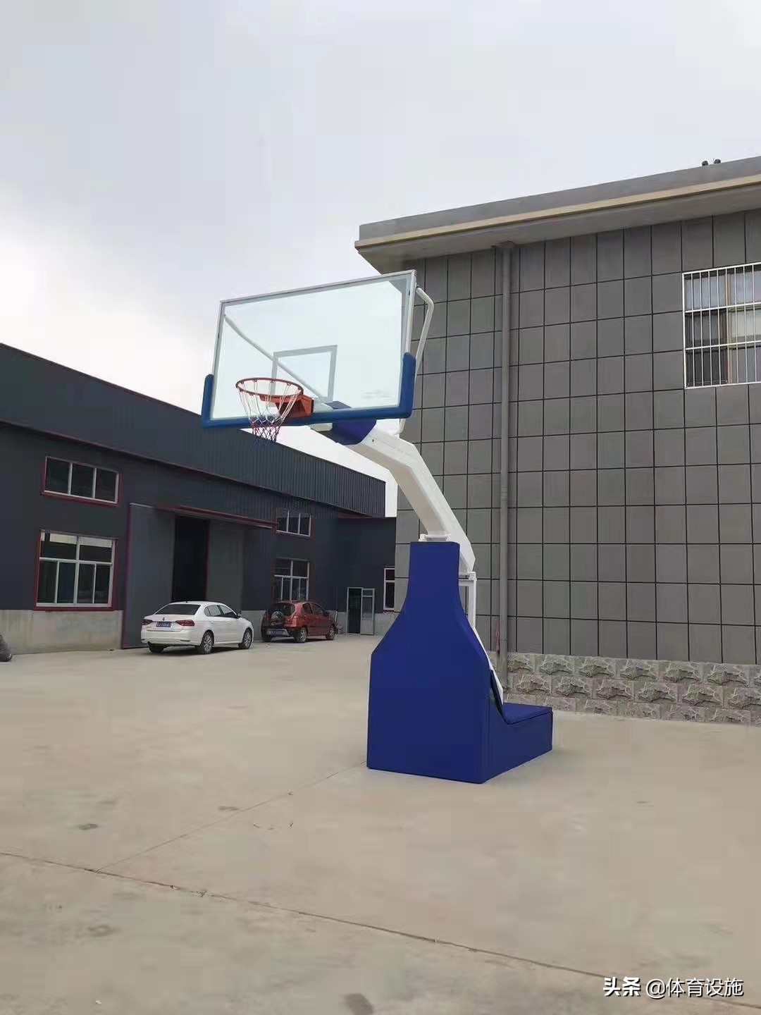 地埋扇形篮球架和箱体篮球架,地埋篮球架和挂墙篮球架哪个好