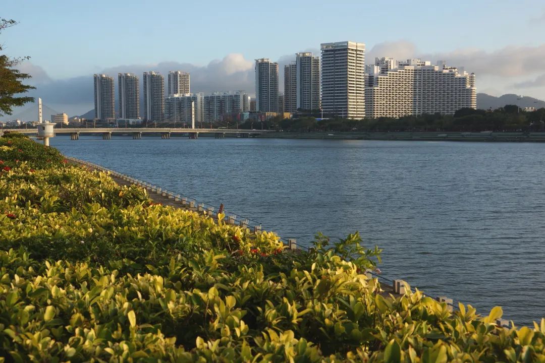 一个县城房价为什么这么高,房价最低的中国海边小县城