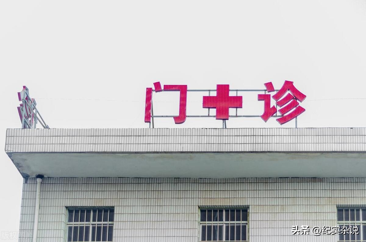 摆摊卖炒饭一年赚10万方法,一位平民女士靠卖炒饭创业成功