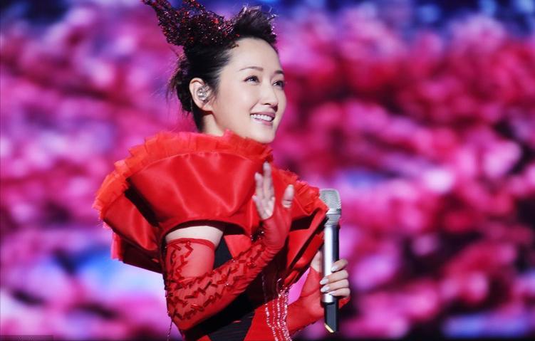 分手的26年后，赖文峰出狱乡下结婚度日，杨钰莹的选择令人心疼