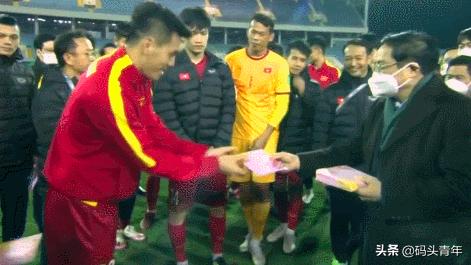 98年中国足球对战日本的高光,98足球中国