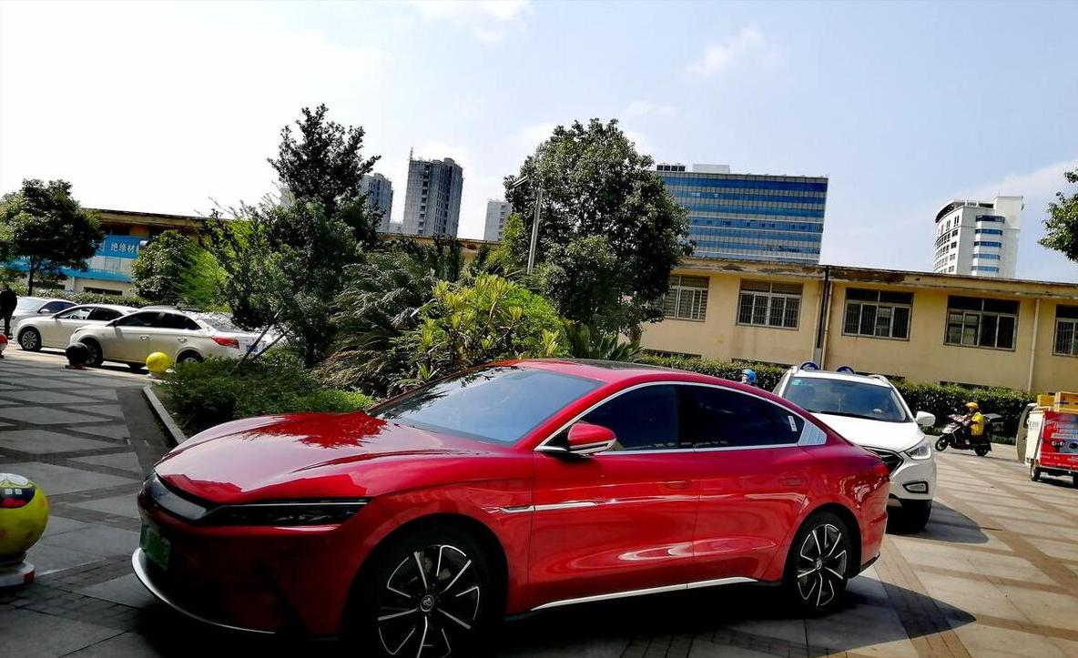 比亚迪和宁德时代谁的电池抗衰减,宁德时代和比亚迪的锂电池哪个好