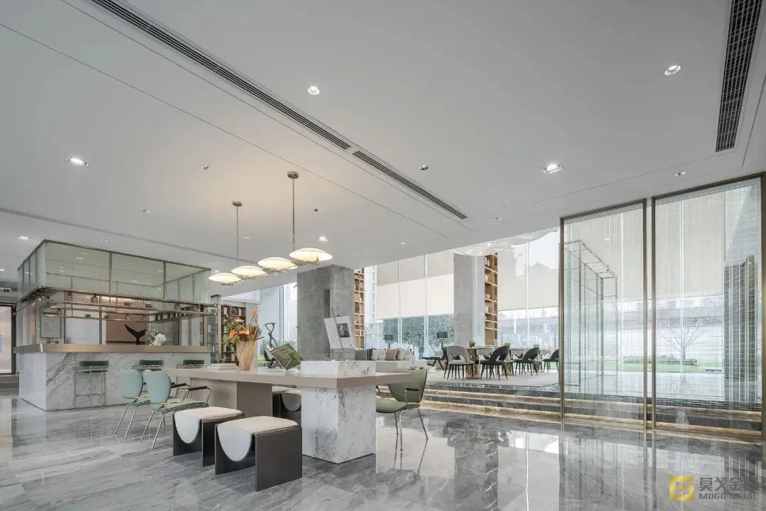 莫戈分享｜以简驭繁，追光逐影艺无境